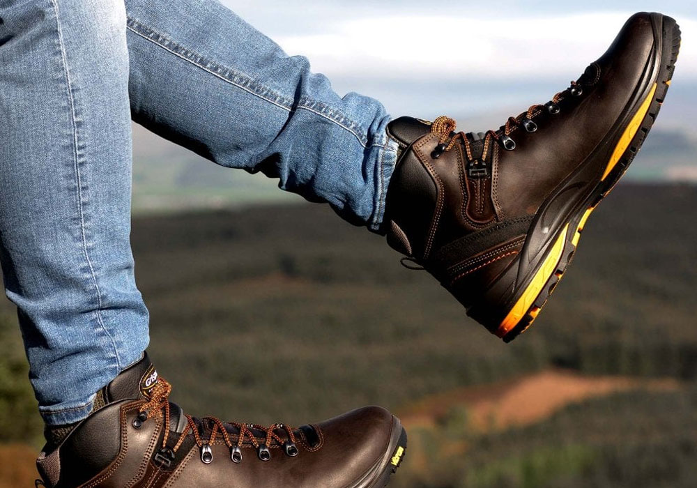 Mountain Boots Vs Hiking Boots Pros & Cons