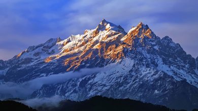 How tall is Mount Kanchenjunga