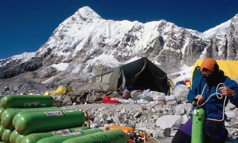 Oxygen Cylinders Are Often Stolen on Mt. Everest