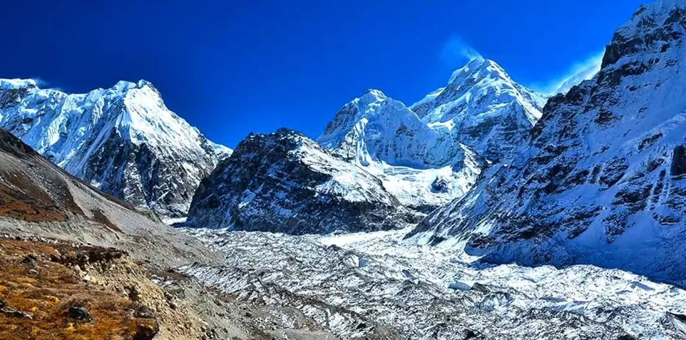 Why is Mount Kanchenjunga famous?