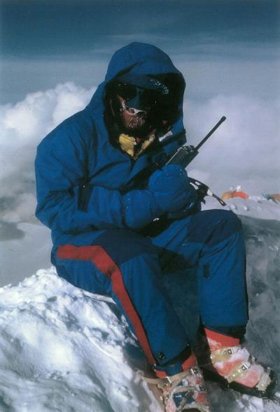 s Larry Nielson ’70 recounts his summit of Everest