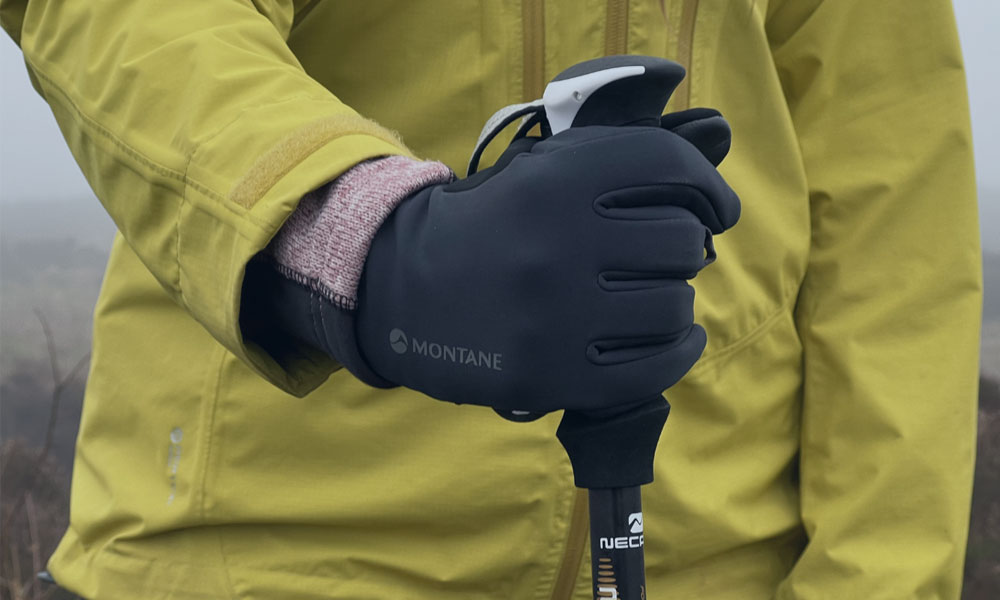What are trekking and hiking gloves
