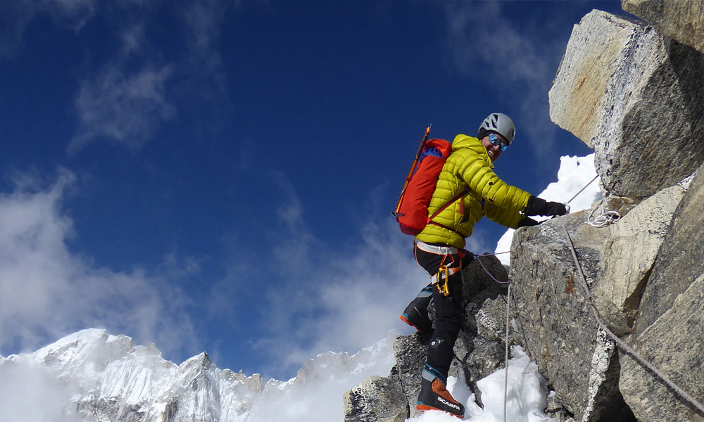What is the best clothing option for Ama Dablam Expedition