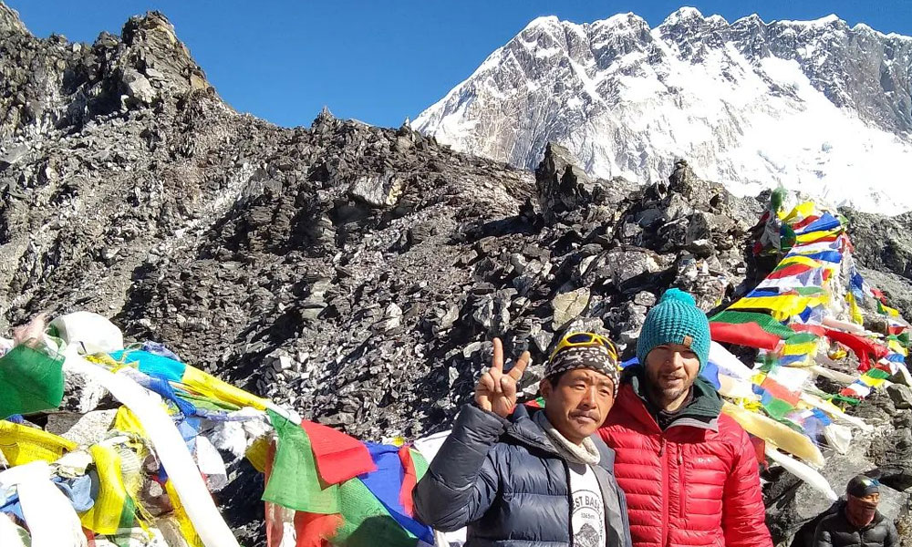 renjo la pass trekking in nepal