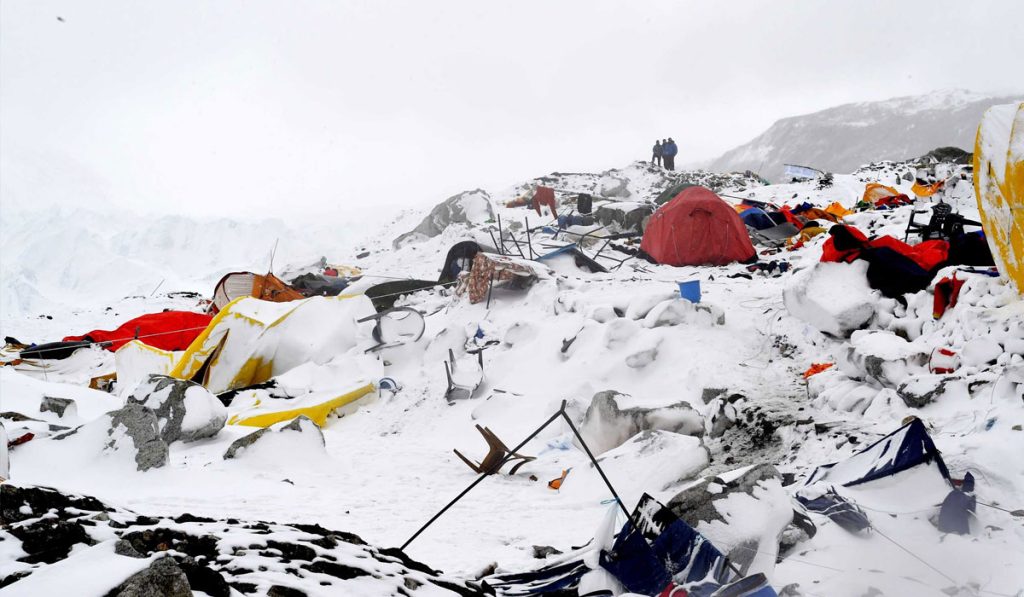 2015 Earthquake And Avalanche on Everest