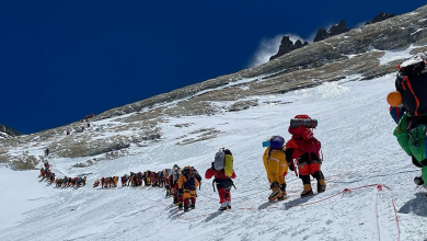 What is the two o'clock rule on Everest