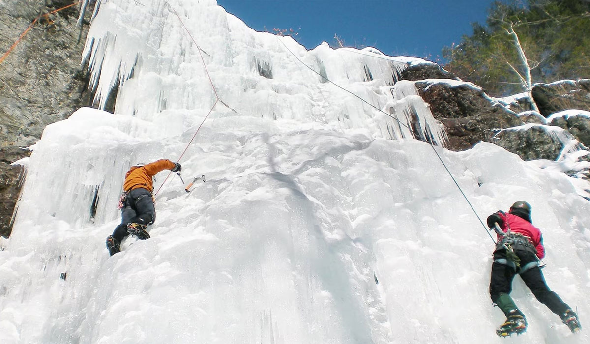 Ice Climbing Boots Buyer's Guide