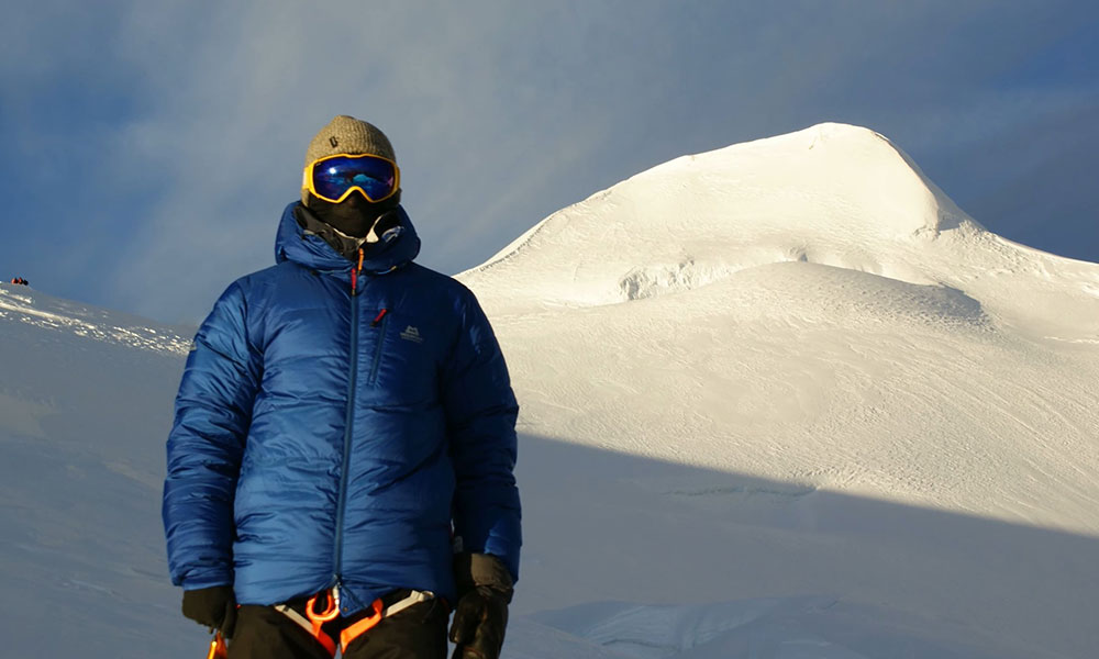 Is Mera Peak better than Everest Base Camp?